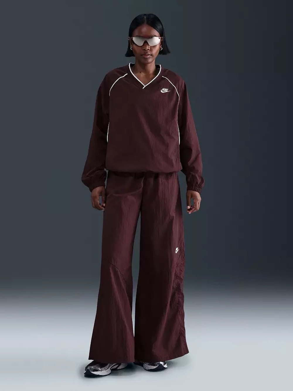 NWT NIKE Loose Fit Mid Rise Full Length Wide-Leg Jogger Pants in Burgundy Crush